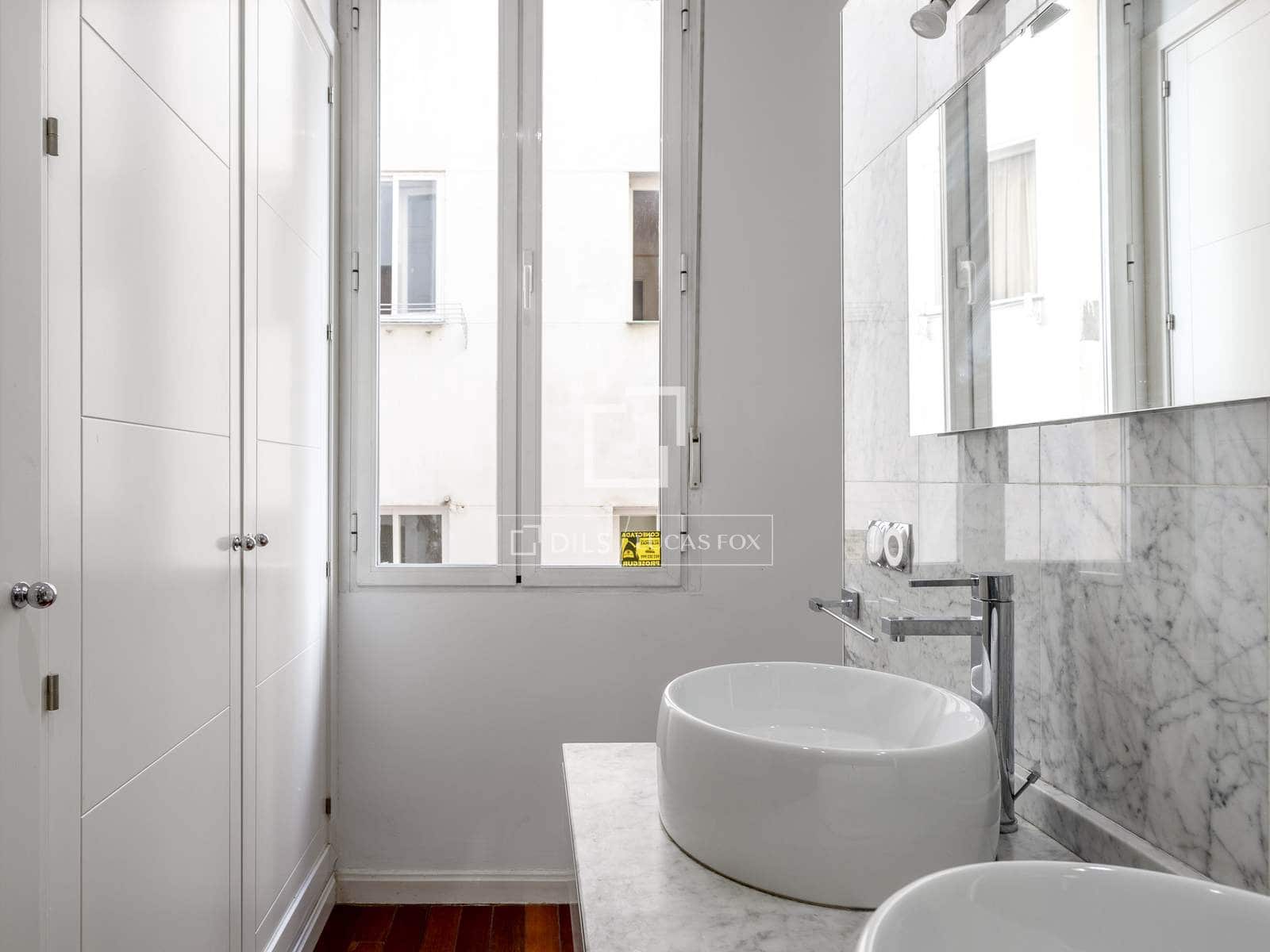 3 quarto Apartamento para arrendar em Madrid cidade - 2 700 € (Ref: 9938982)