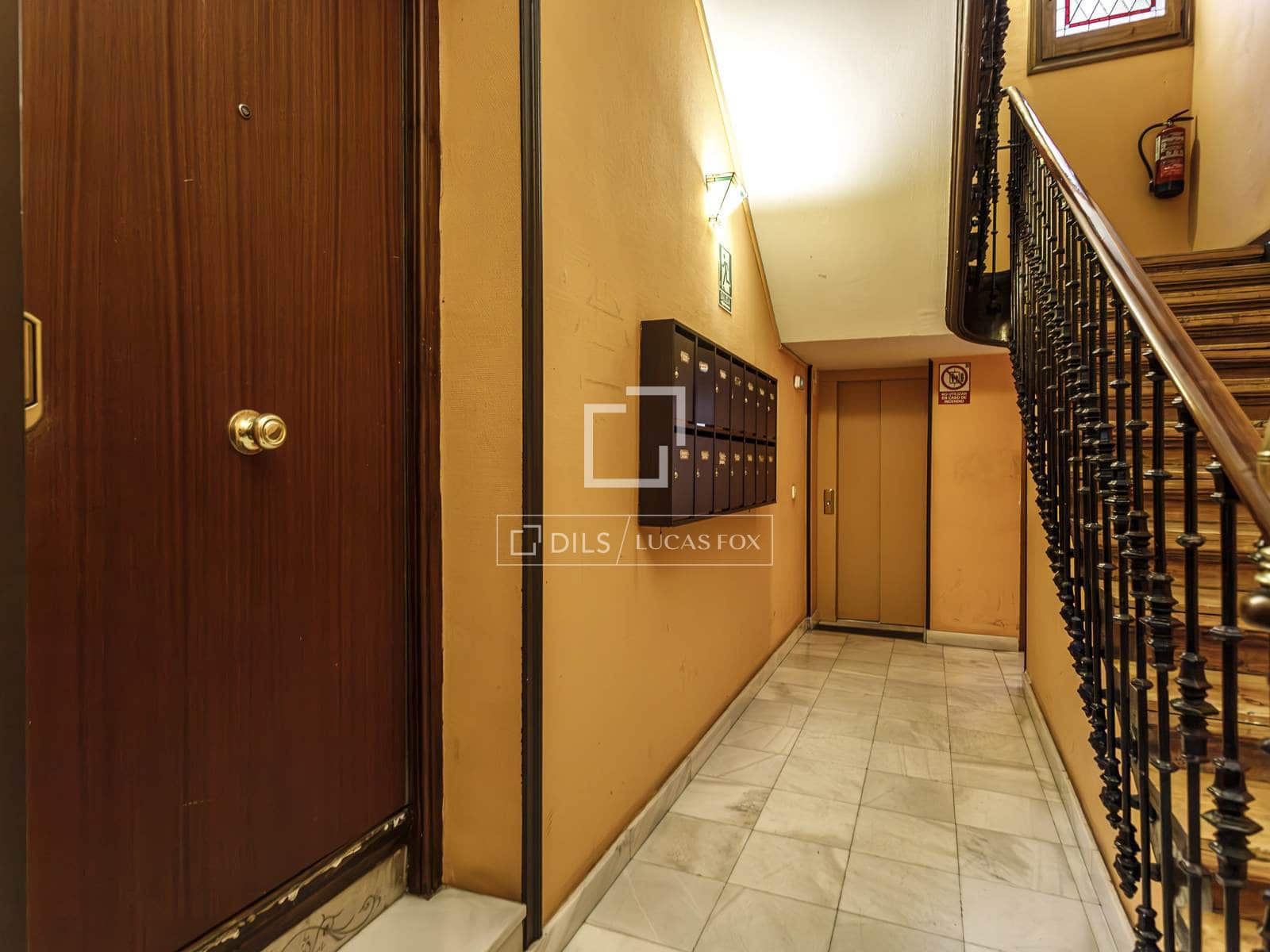 3 quarto Apartamento para arrendar em Madrid cidade - 2 700 € (Ref: 9938982)