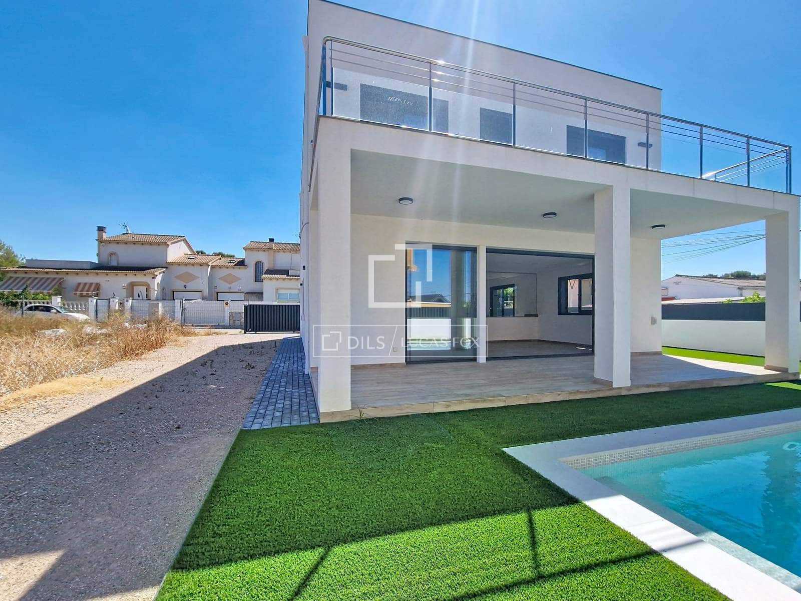 4 soveværelse Villa til salg i El Vendrell med swimmingpool - € 630.000 (Ref: 9938983)
