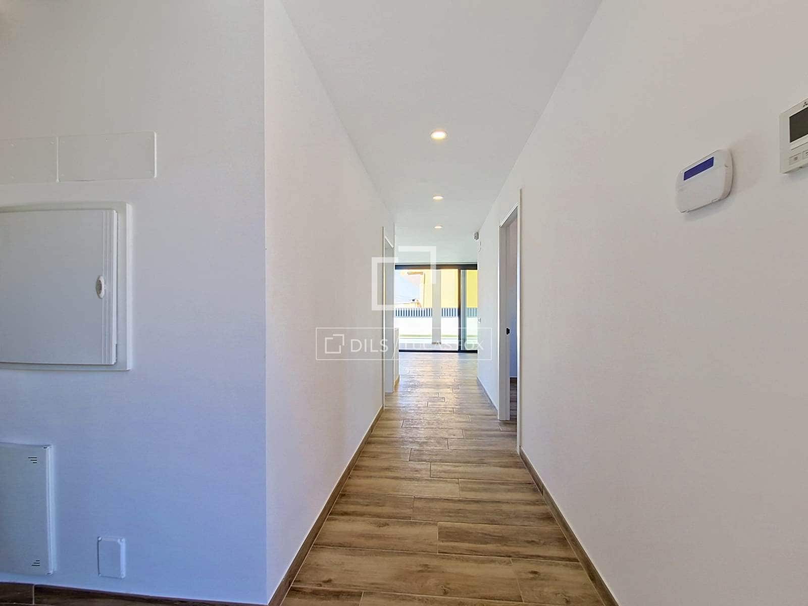 4 soveværelse Villa til salg i El Vendrell med swimmingpool - € 630.000 (Ref: 9938983)