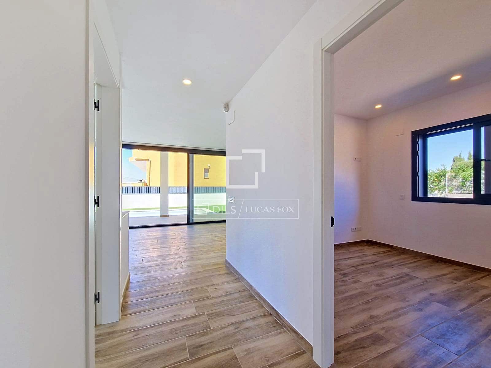4 soveværelse Villa til salg i El Vendrell med swimmingpool - € 630.000 (Ref: 9938983)