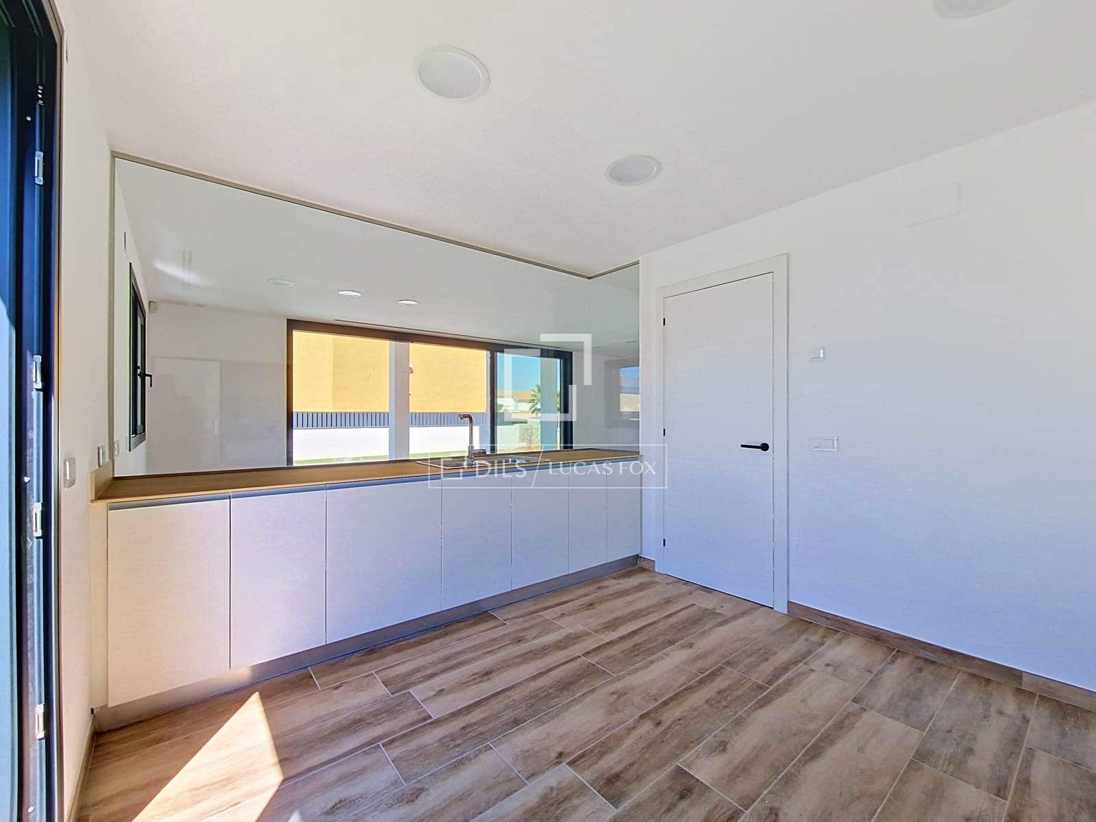 4 soveværelse Villa til salg i El Vendrell med swimmingpool - € 630.000 (Ref: 9938983)