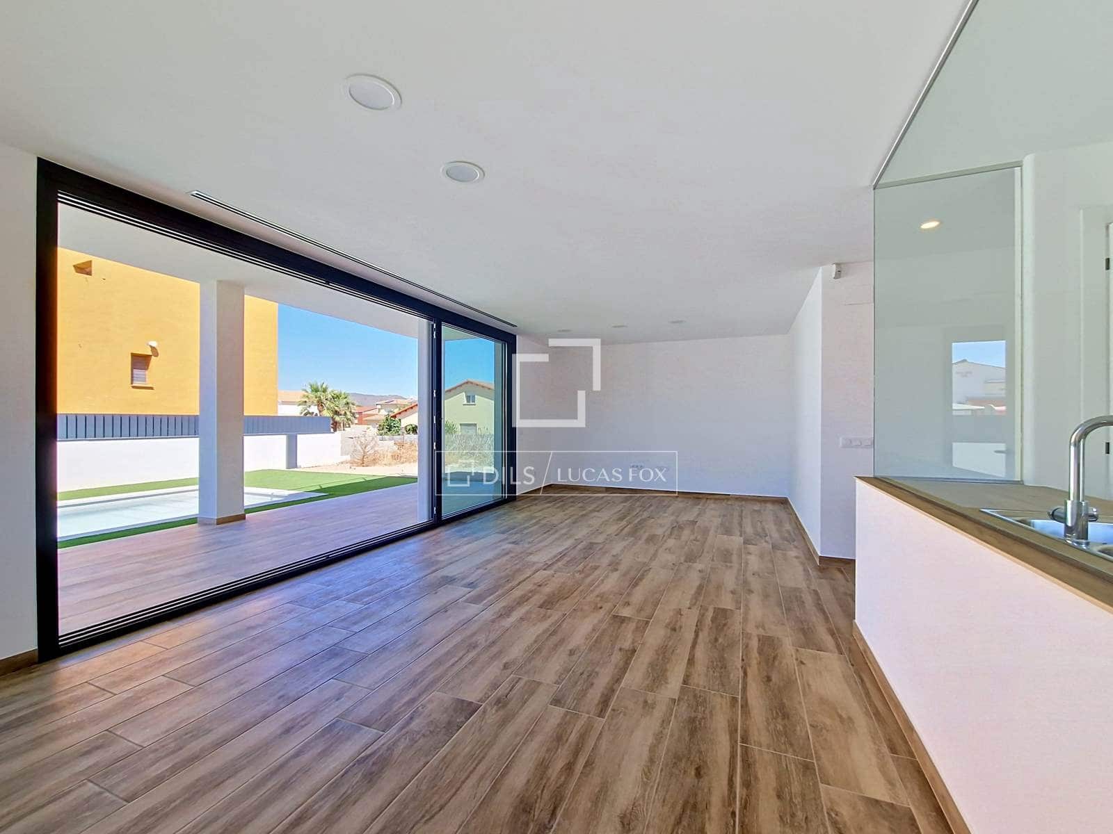 4 soveværelse Villa til salg i El Vendrell med swimmingpool - € 630.000 (Ref: 9938983)