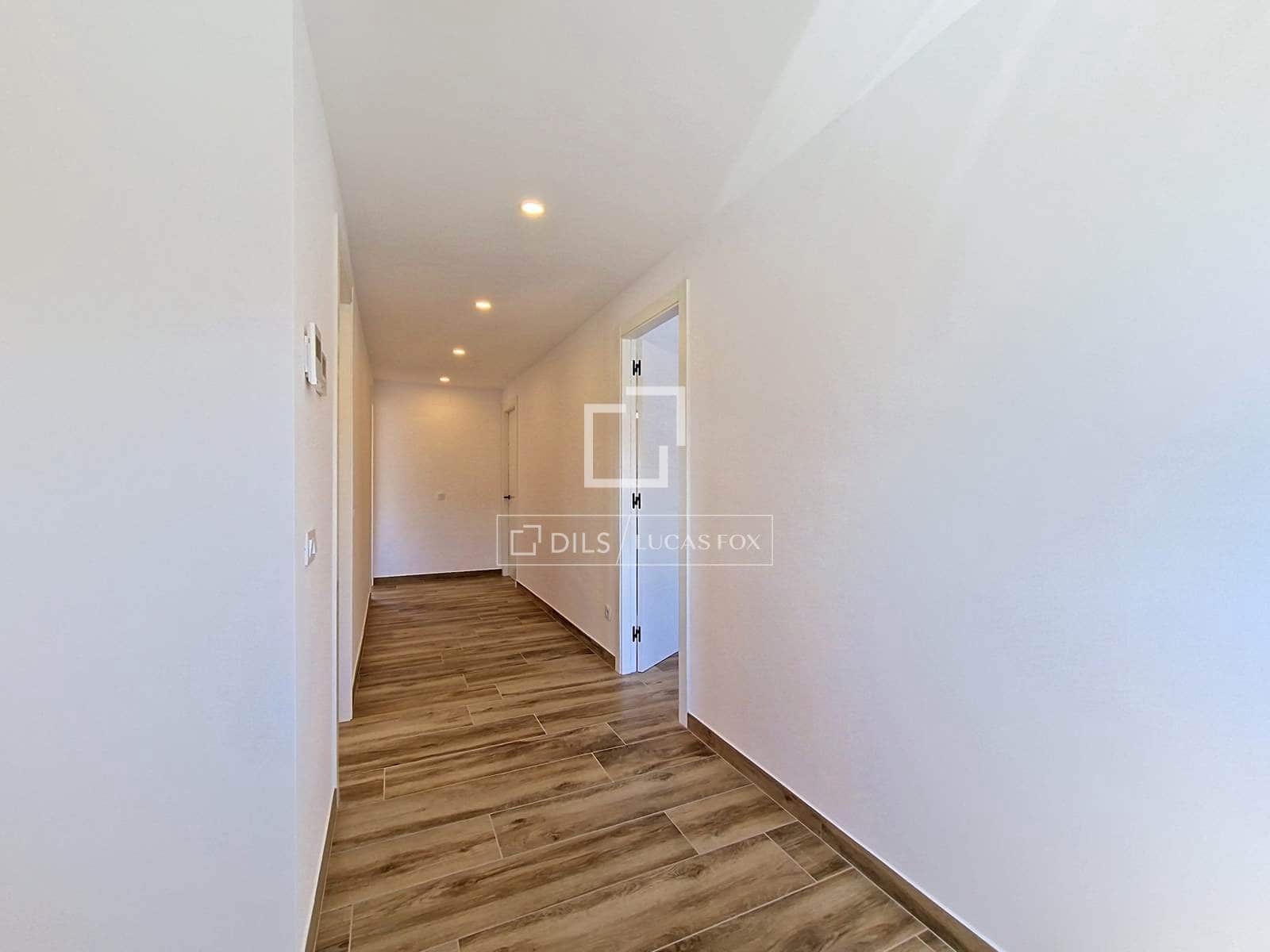 4 soveværelse Villa til salg i El Vendrell med swimmingpool - € 630.000 (Ref: 9938983)