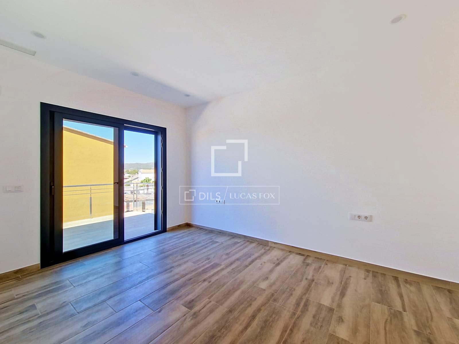 4 soveværelse Villa til salg i El Vendrell med swimmingpool - € 630.000 (Ref: 9938983)