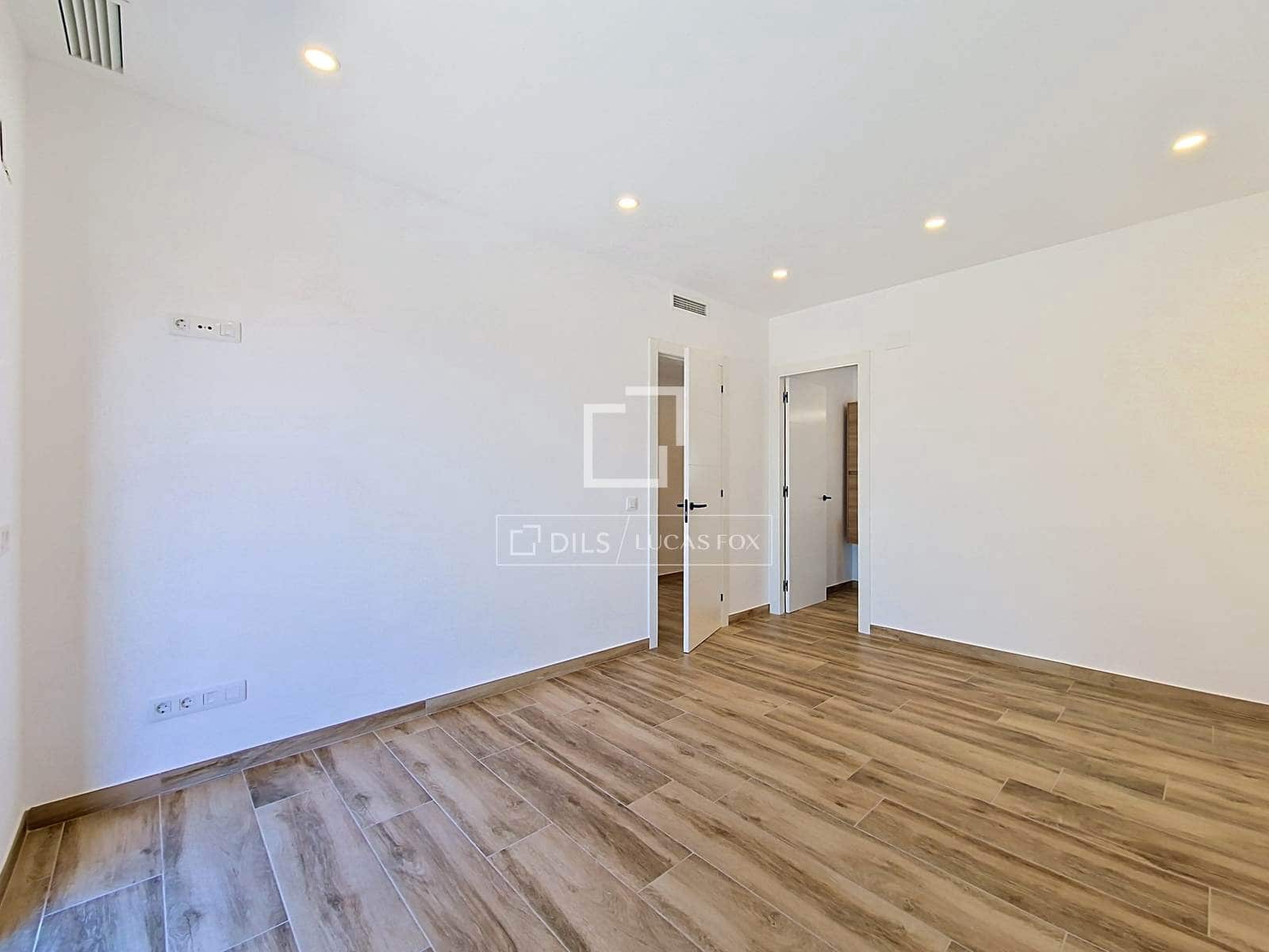 4 soveværelse Villa til salg i El Vendrell med swimmingpool - € 630.000 (Ref: 9938983)