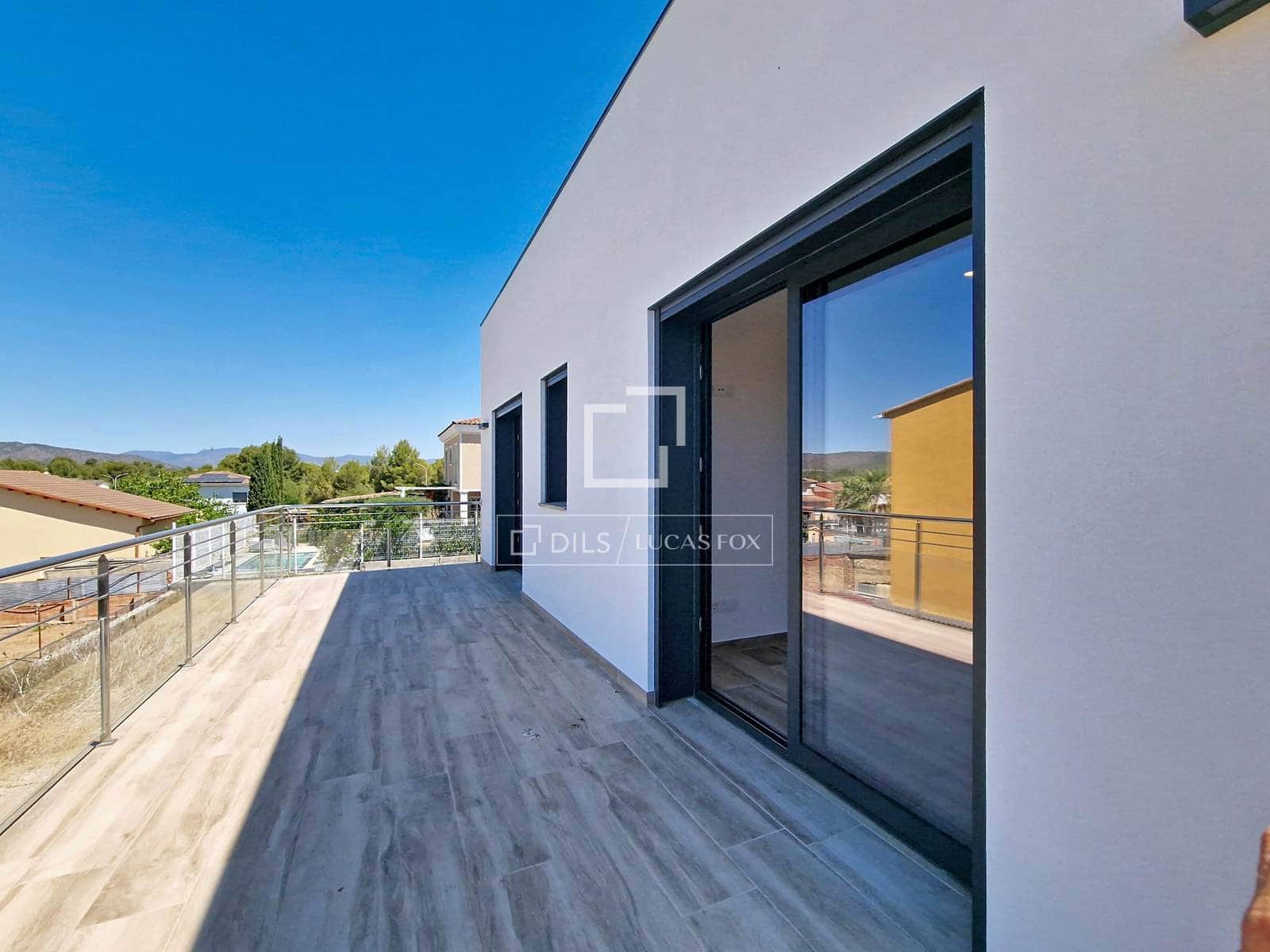 4 soveværelse Villa til salg i El Vendrell med swimmingpool - € 630.000 (Ref: 9938983)