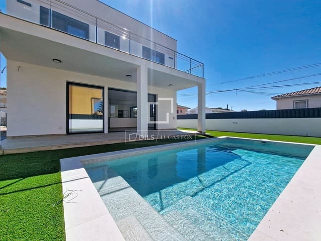4 soveværelse Villa til salg i El Vendrell med swimmingpool - € 630.000 (Ref: 9938983)