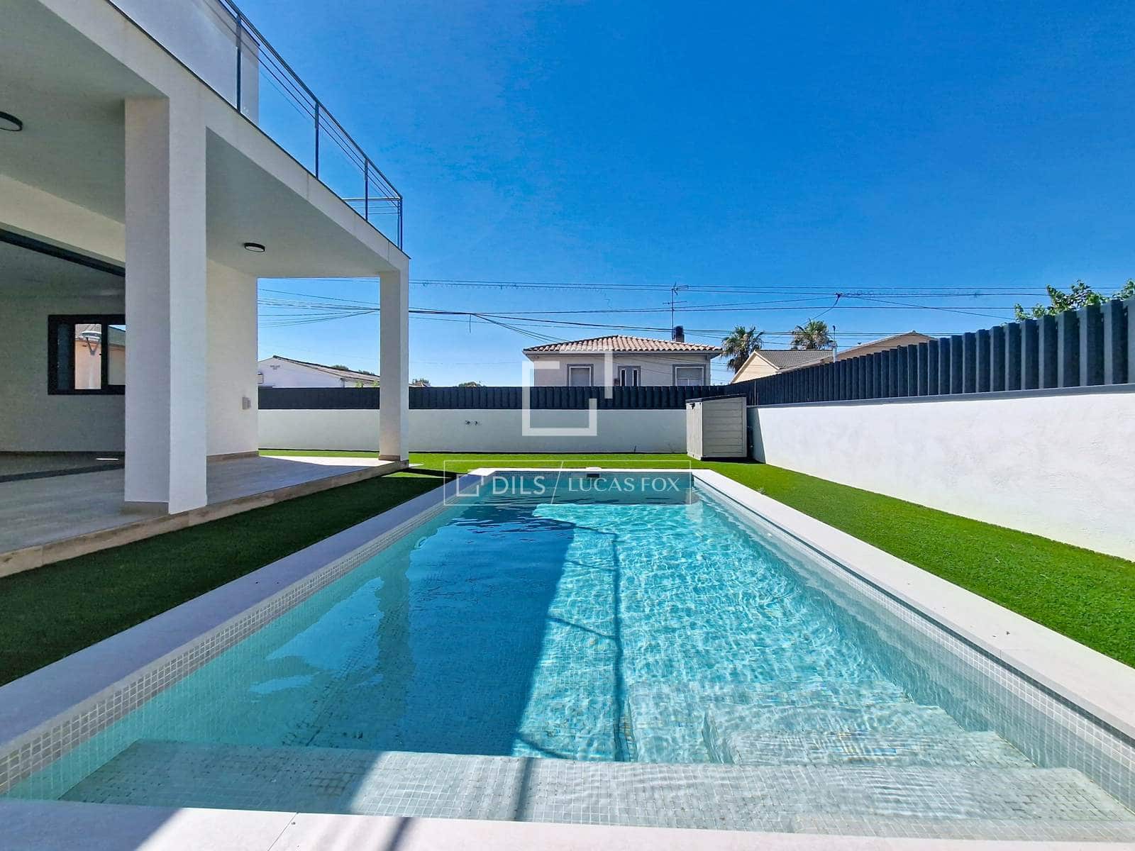 4 soveværelse Villa til salg i El Vendrell med swimmingpool - € 630.000 (Ref: 9938983)