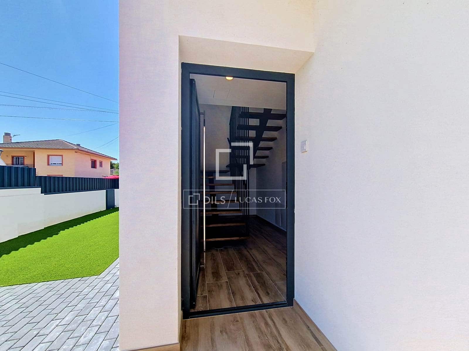 4 soveværelse Villa til salg i El Vendrell med swimmingpool - € 630.000 (Ref: 9938983)