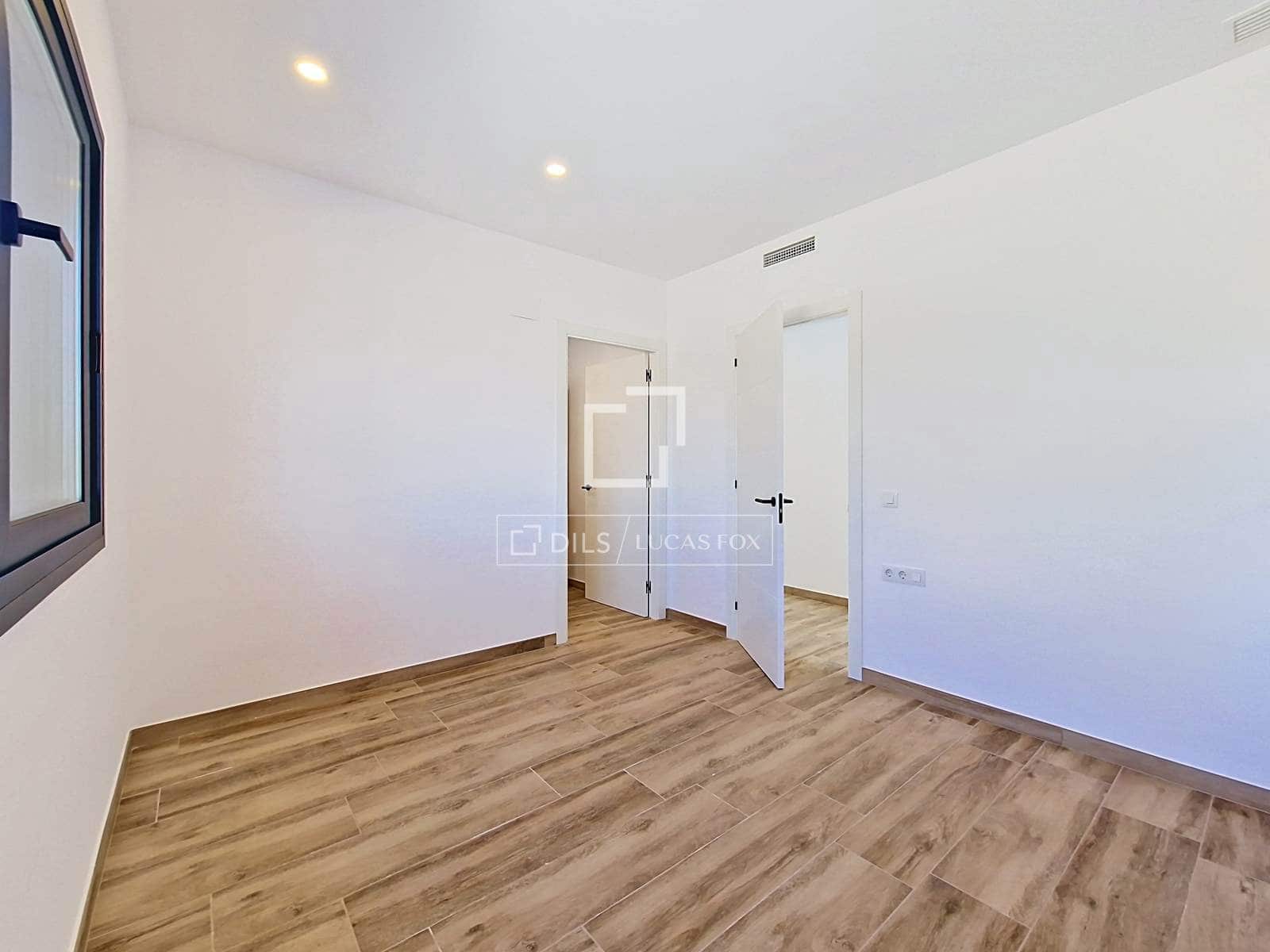 4 soveværelse Villa til salg i El Vendrell med swimmingpool - € 630.000 (Ref: 9938983)