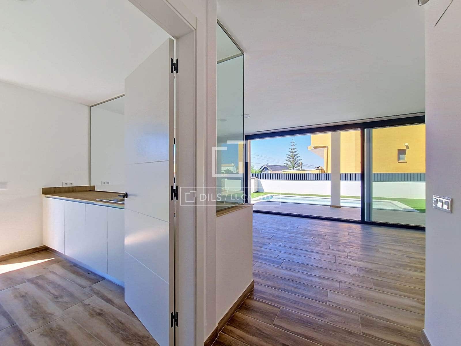4 soveværelse Villa til salg i El Vendrell med swimmingpool - € 630.000 (Ref: 9938983)