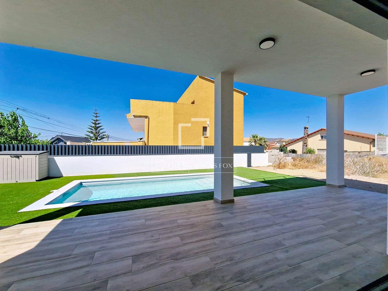 4 soveværelse Villa til salg i El Vendrell med swimmingpool - € 630.000 (Ref: 9938983)