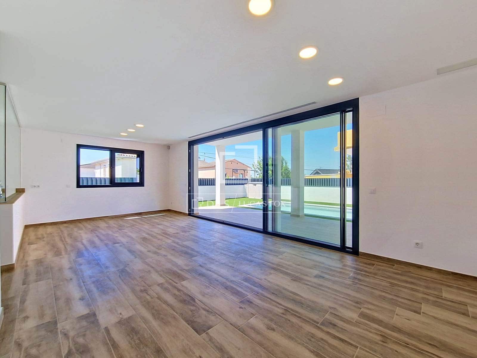 4 soveværelse Villa til salg i El Vendrell med swimmingpool - € 630.000 (Ref: 9938983)