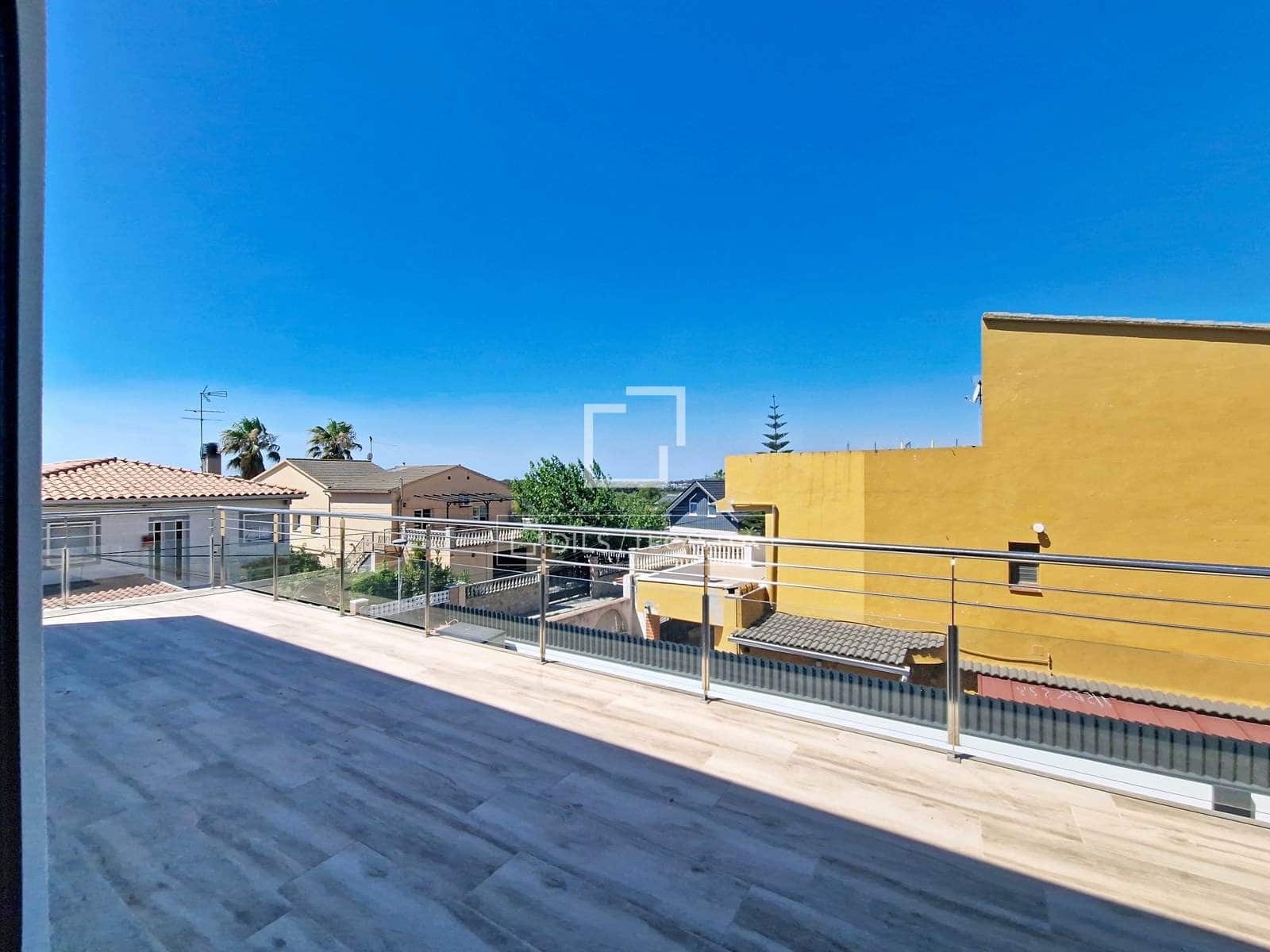 4 soveværelse Villa til salg i El Vendrell med swimmingpool - € 630.000 (Ref: 9938983)