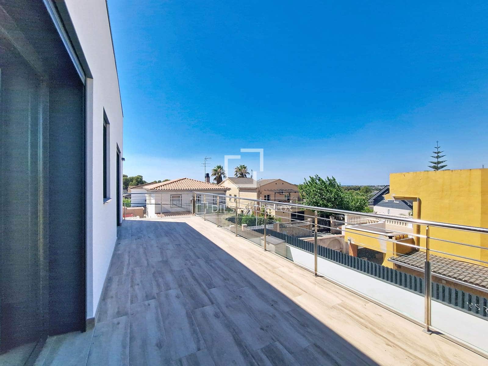 4 soveværelse Villa til salg i El Vendrell med swimmingpool - € 630.000 (Ref: 9938983)
