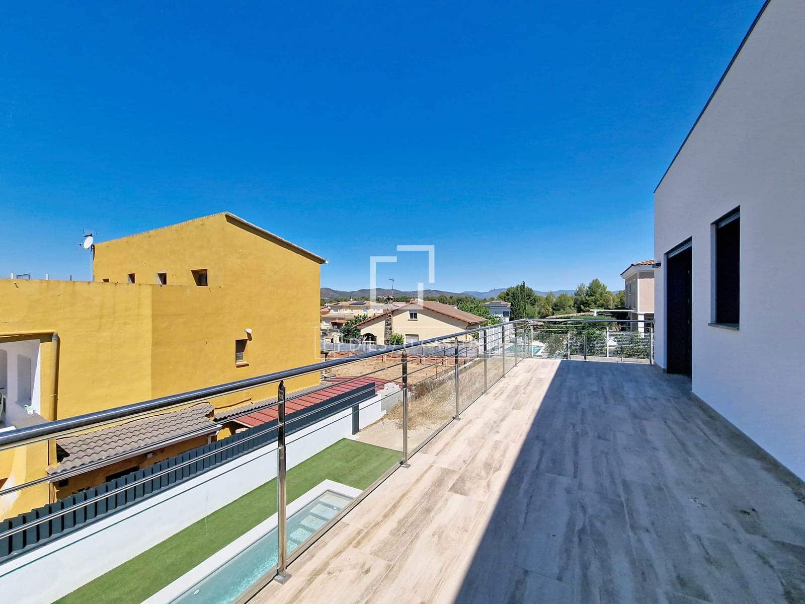4 soveværelse Villa til salg i El Vendrell med swimmingpool - € 630.000 (Ref: 9938983)
