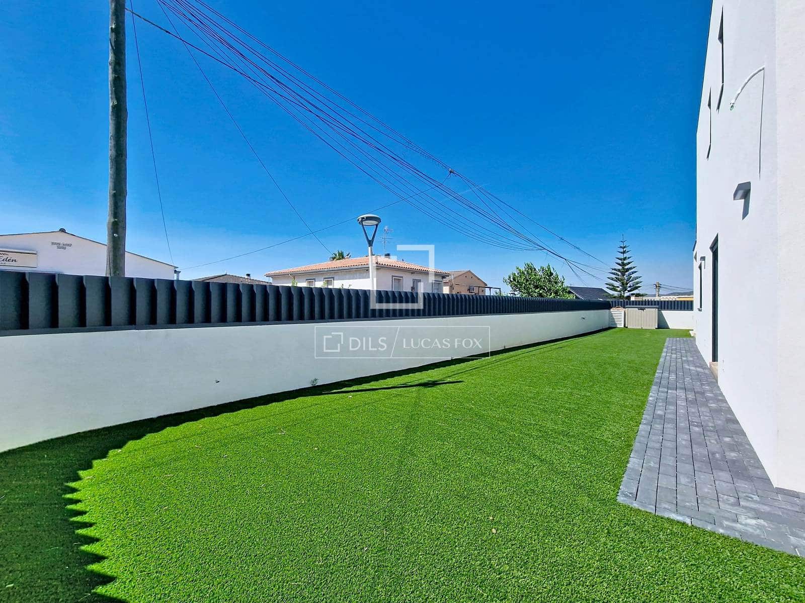 4 soveværelse Villa til salg i El Vendrell med swimmingpool - € 630.000 (Ref: 9938983)
