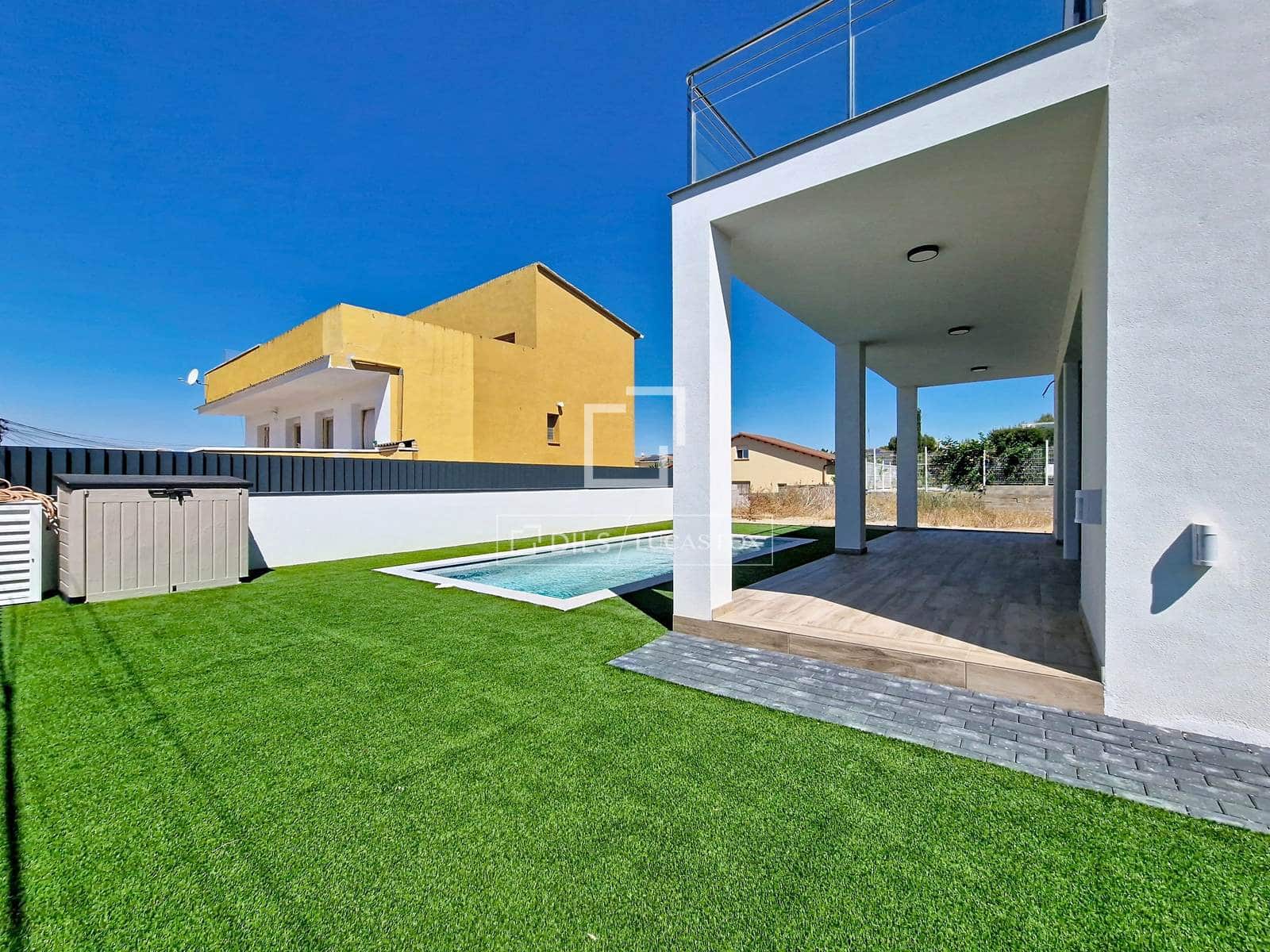 4 soveværelse Villa til salg i El Vendrell med swimmingpool - € 630.000 (Ref: 9938983)