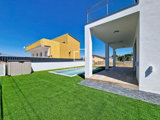 4 soveværelse Villa til salg i El Vendrell med swimmingpool - € 630.000 (Ref: 9938983)