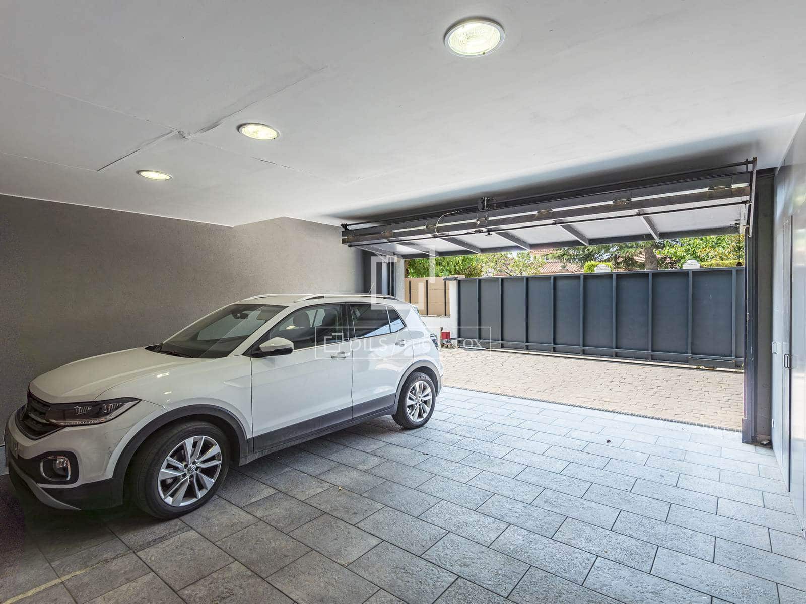5 Zimmer Villa zu verkaufen in Matadepera mit Pool Garage - 1.250.000 € (Ref: 9939106)