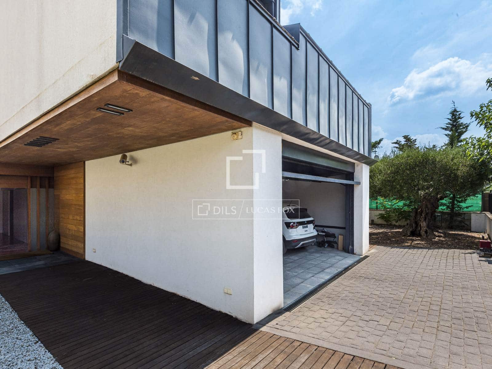 5 Zimmer Villa zu verkaufen in Matadepera mit Pool Garage - 1.250.000 € (Ref: 9939106)