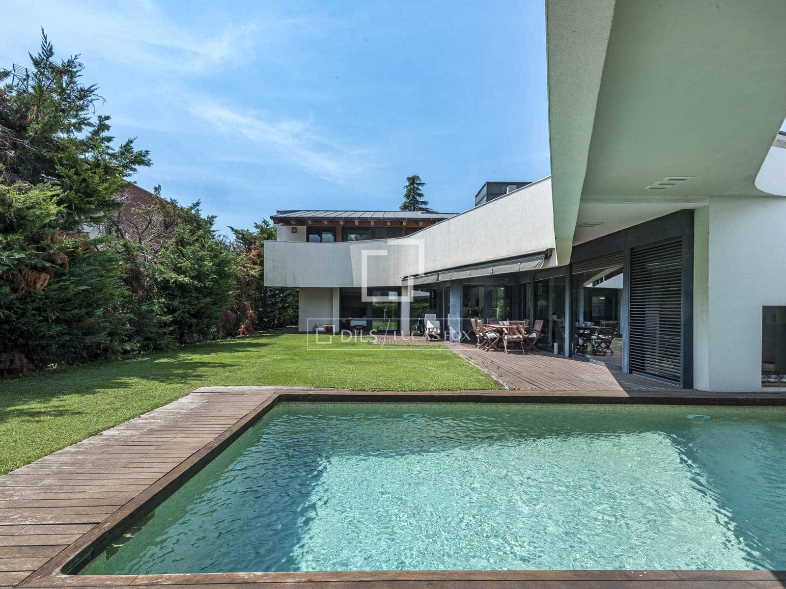 5 Zimmer Villa zu verkaufen in Matadepera mit Pool Garage - 1.250.000 € (Ref: 9939106)