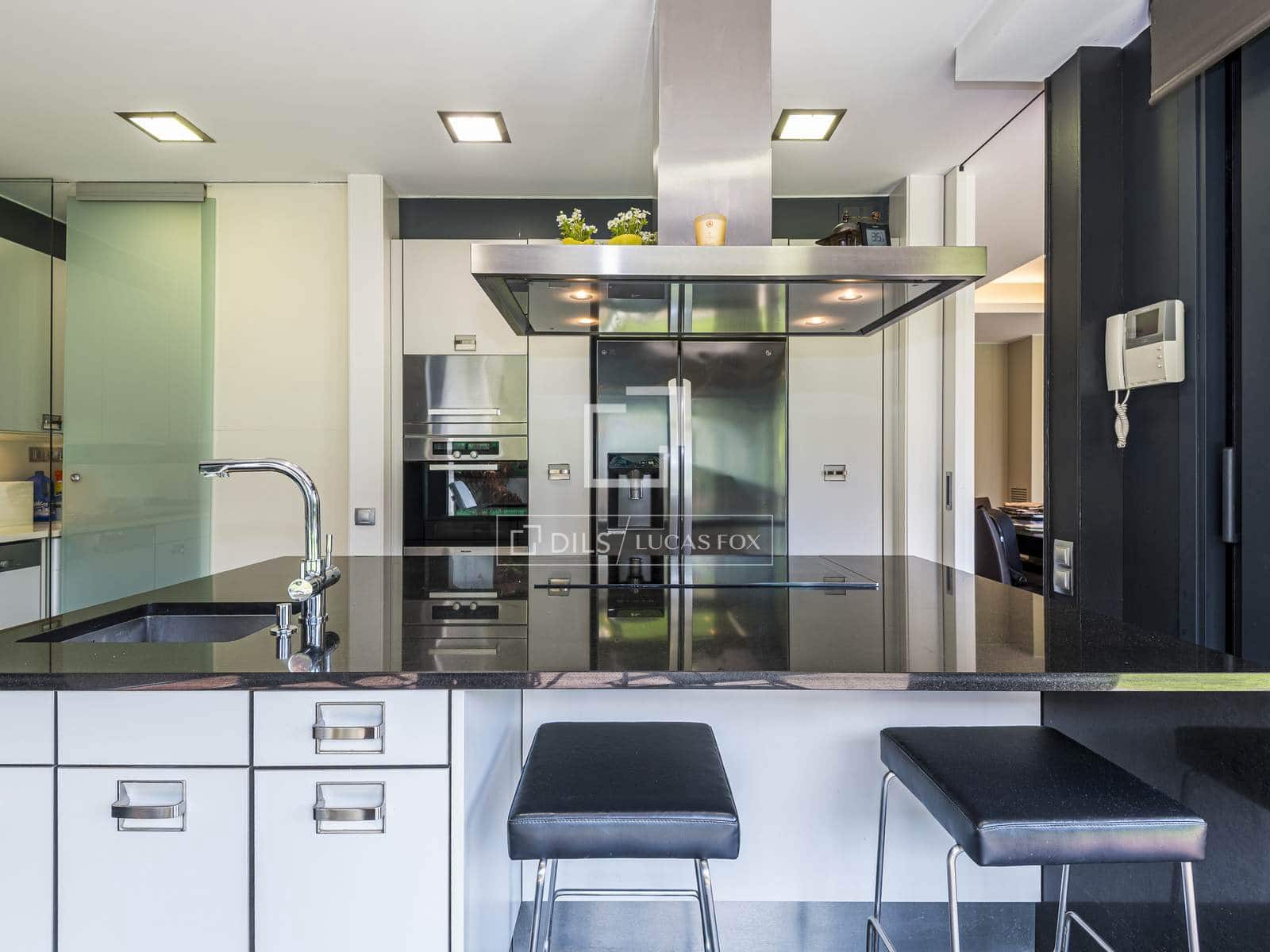 5 Zimmer Villa zu verkaufen in Matadepera mit Pool Garage - 1.250.000 € (Ref: 9939106)