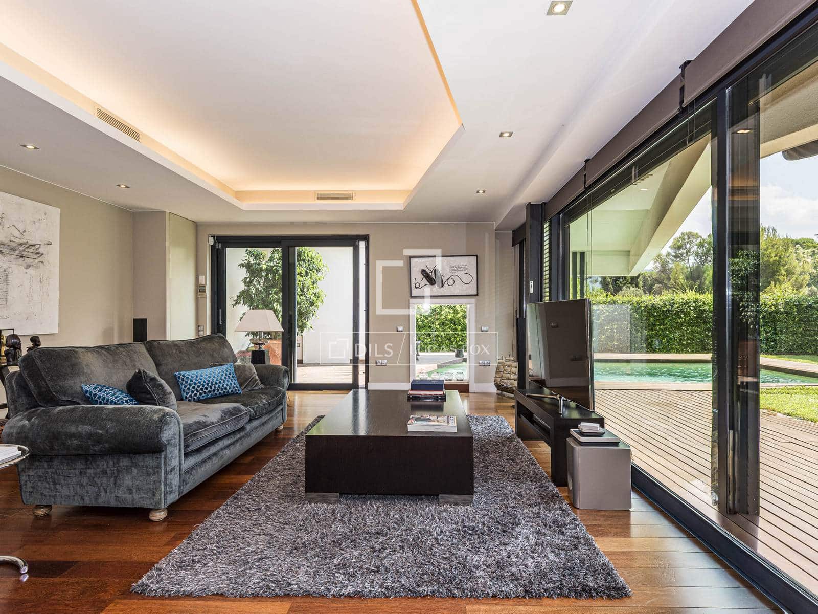 5 Zimmer Villa zu verkaufen in Matadepera mit Pool Garage - 1.250.000 € (Ref: 9939106)