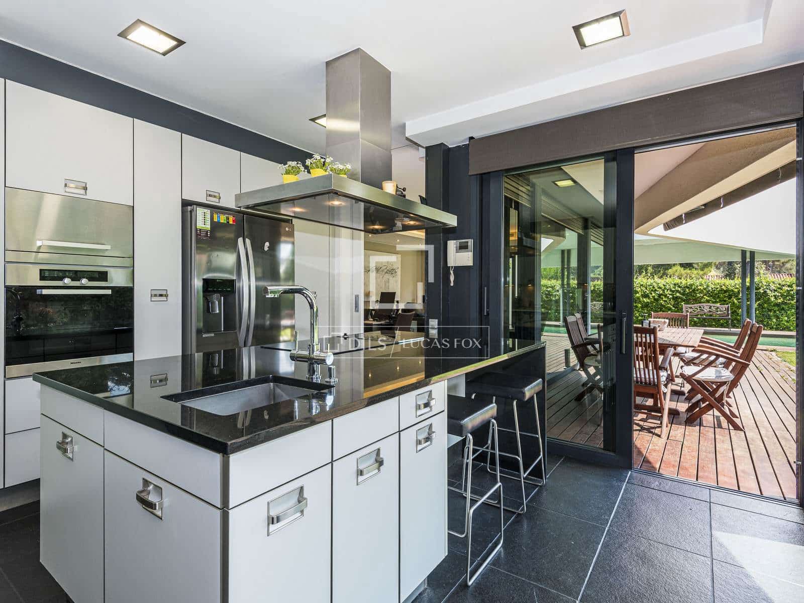 5 Zimmer Villa zu verkaufen in Matadepera mit Pool Garage - 1.250.000 € (Ref: 9939106)