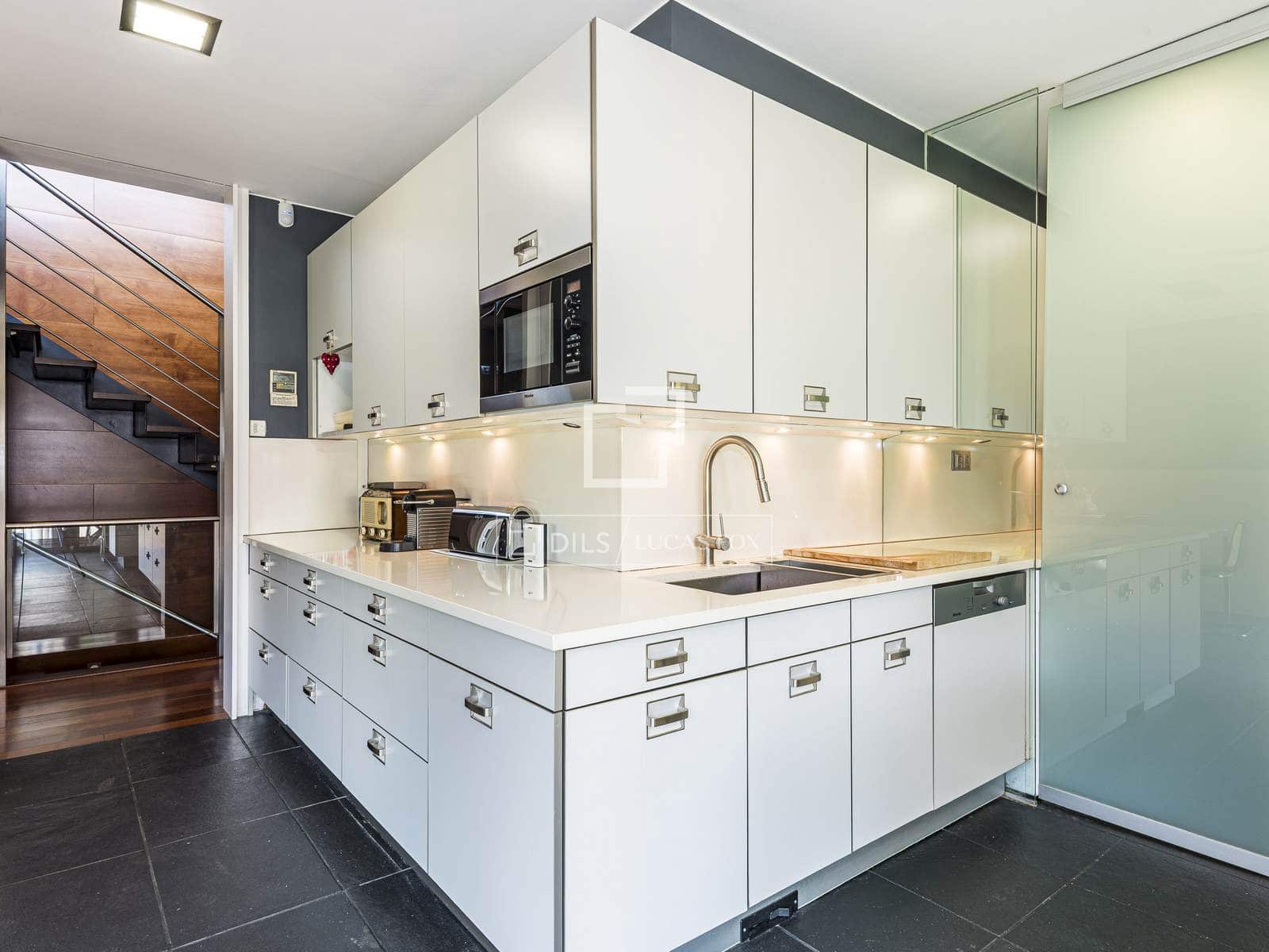 5 Zimmer Villa zu verkaufen in Matadepera mit Pool Garage - 1.250.000 € (Ref: 9939106)