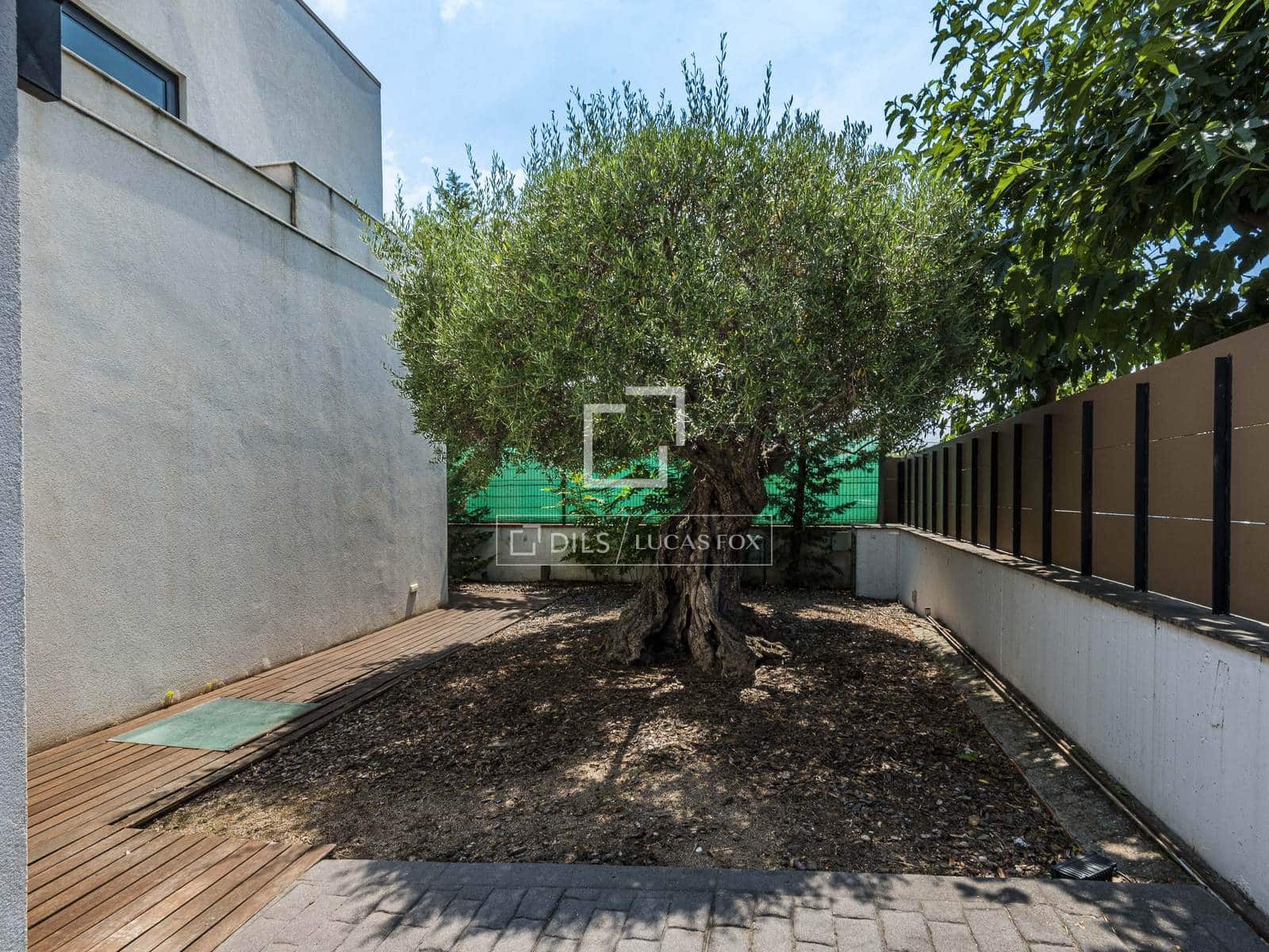 5 Zimmer Villa zu verkaufen in Matadepera mit Pool Garage - 1.250.000 € (Ref: 9939106)