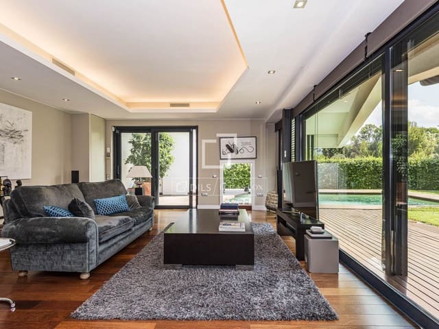 5 Zimmer Villa zu verkaufen in Matadepera mit Pool Garage - 1.250.000 € (Ref: 9939106)