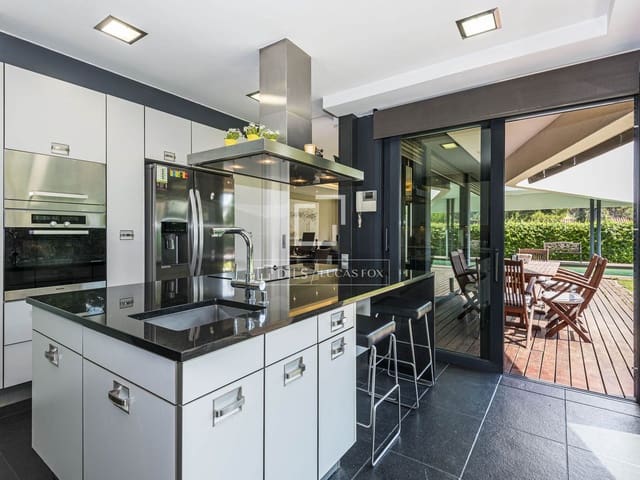 5 Zimmer Villa zu verkaufen in Matadepera mit Pool Garage - 1.250.000 € (Ref: 9939106)