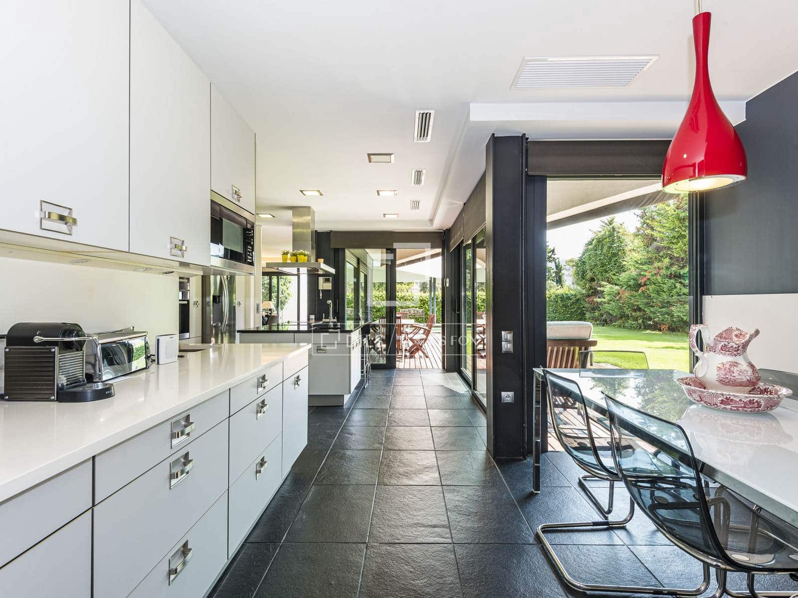5 Zimmer Villa zu verkaufen in Matadepera mit Pool Garage - 1.250.000 € (Ref: 9939106)