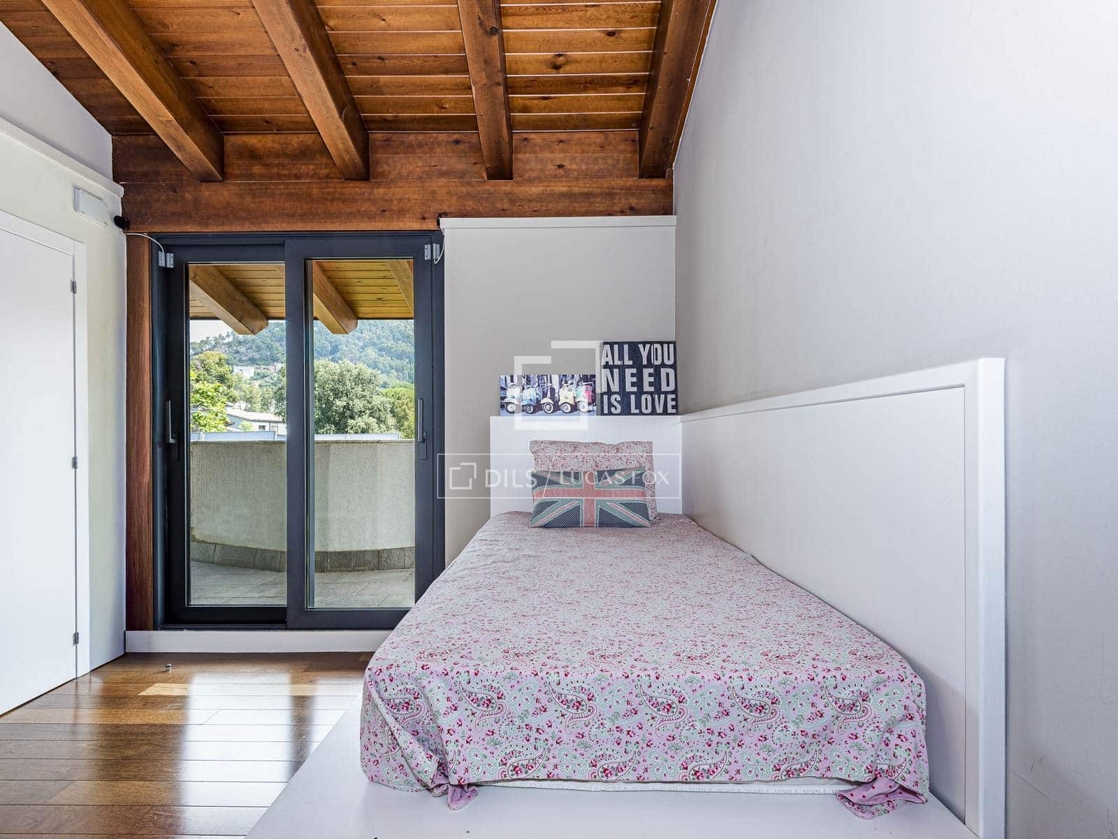 5 Zimmer Villa zu verkaufen in Matadepera mit Pool Garage - 1.250.000 € (Ref: 9939106)