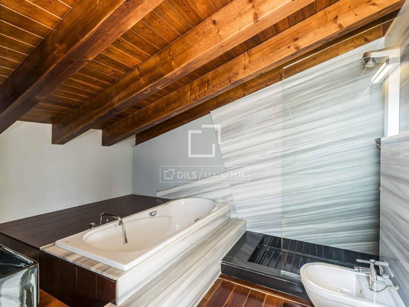 5 Zimmer Villa zu verkaufen in Matadepera mit Pool Garage - 1.250.000 € (Ref: 9939106)