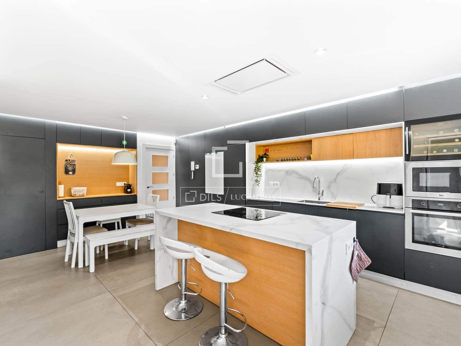 4 slaapkamer Villa te koop in Alicante stad met zwembad garage - € 750.000 (Ref: 9941178)