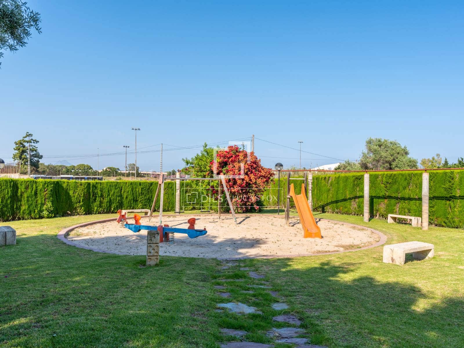 4 slaapkamer Villa te koop in Alicante stad met zwembad garage - € 750.000 (Ref: 9941178)