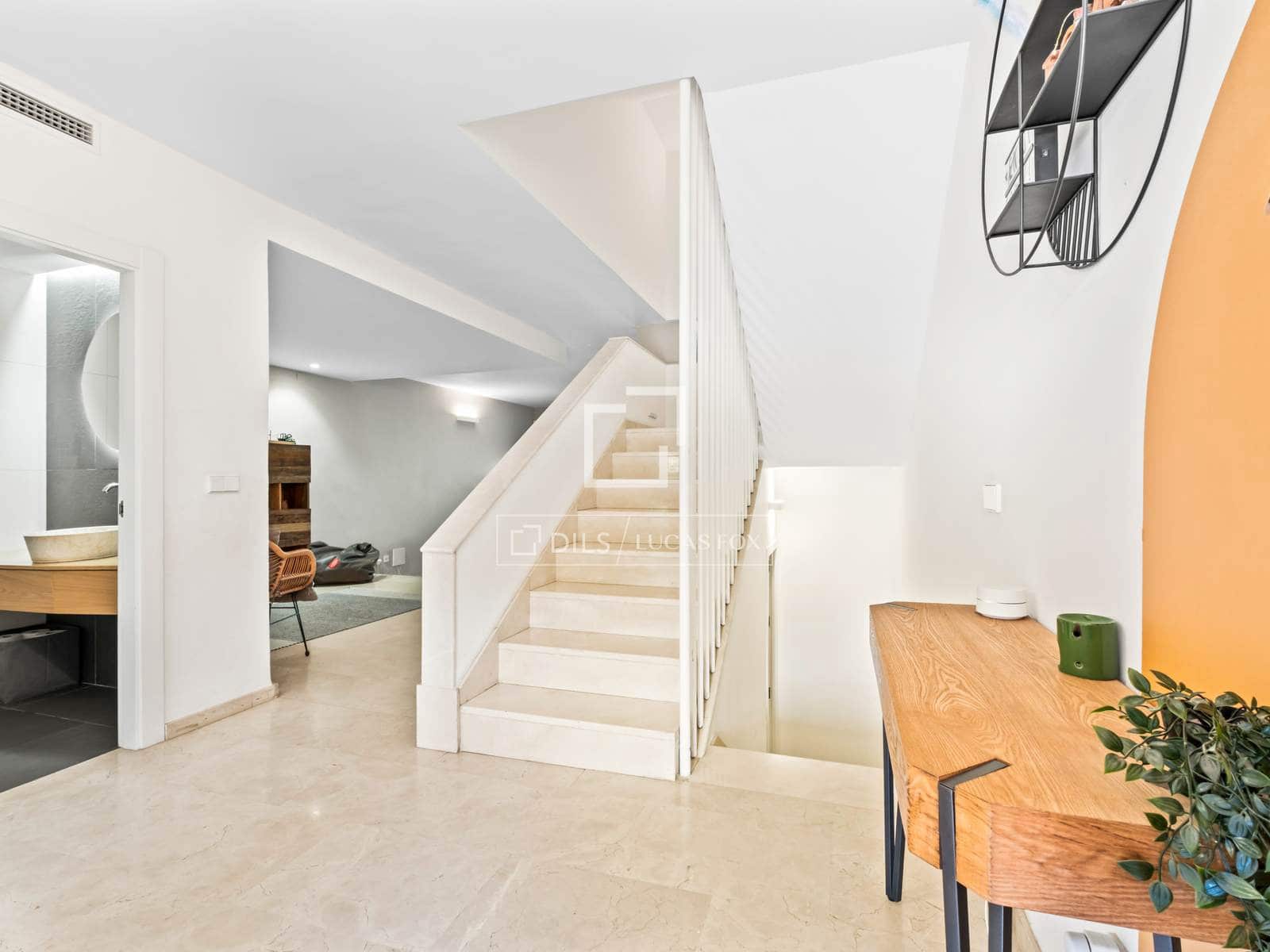 4 slaapkamer Villa te koop in Alicante stad met zwembad garage - € 750.000 (Ref: 9941178)