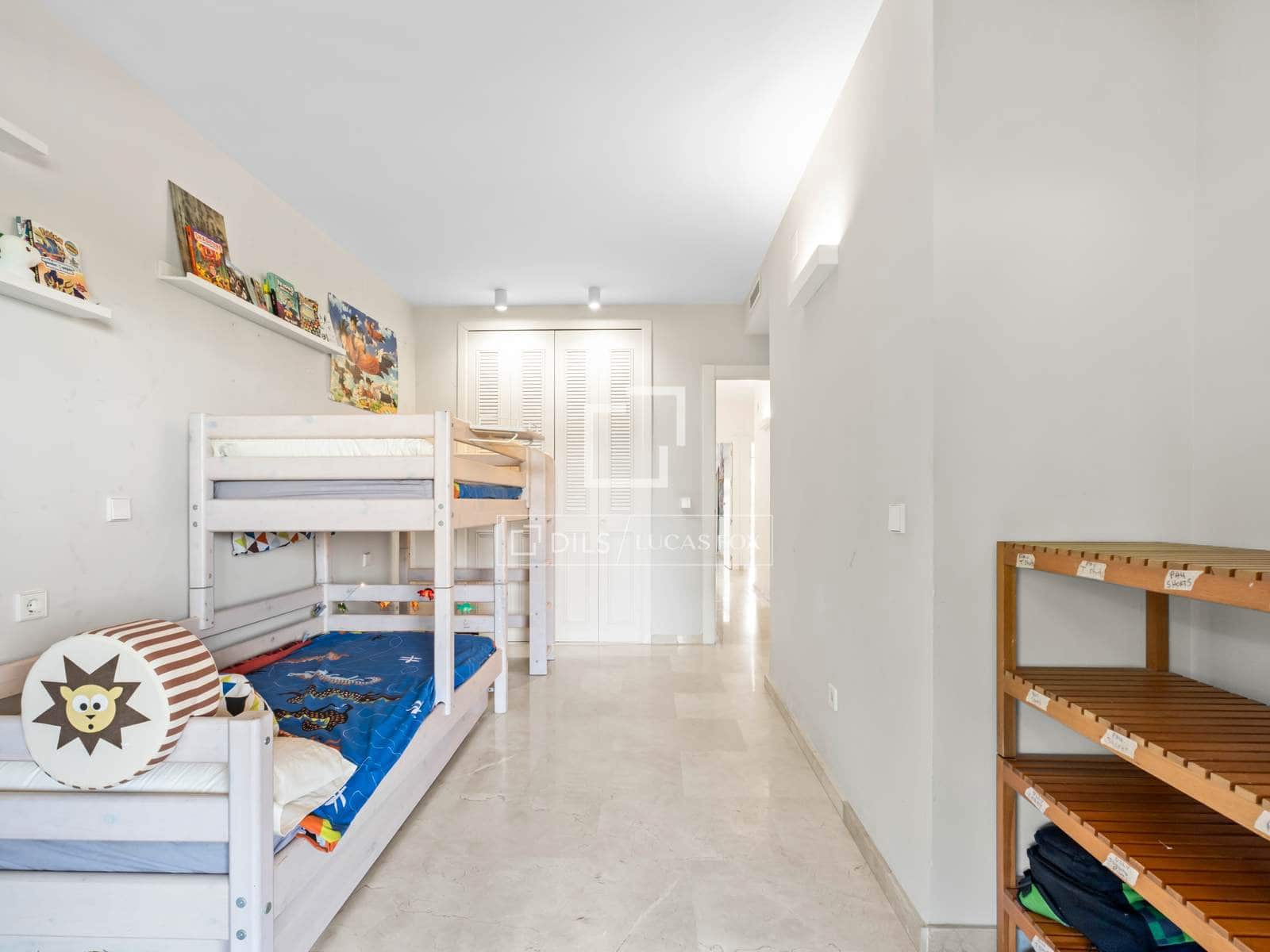 4 slaapkamer Villa te koop in Alicante stad met zwembad garage - € 750.000 (Ref: 9941178)