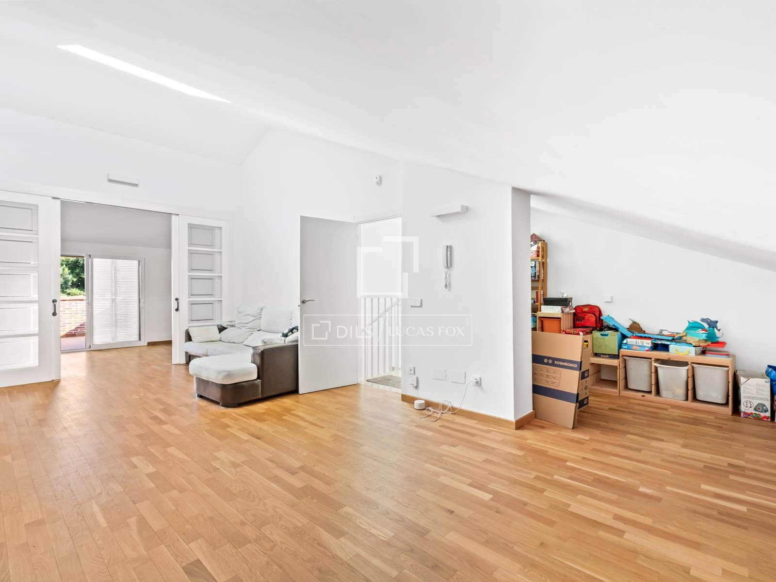 4 slaapkamer Villa te koop in Alicante stad met zwembad garage - € 750.000 (Ref: 9941178)