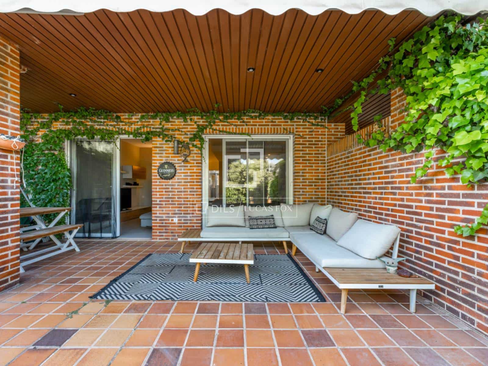 4 slaapkamer Villa te koop in Alicante stad met zwembad garage - € 750.000 (Ref: 9941178)