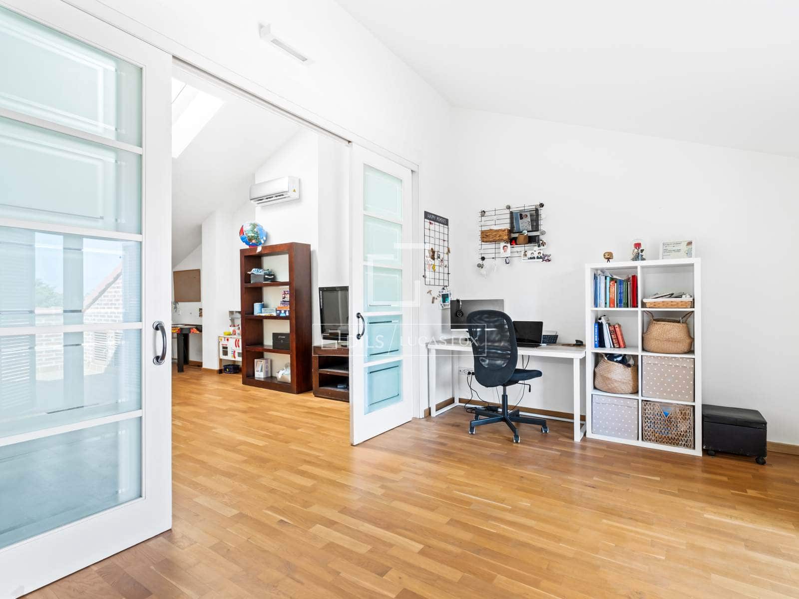 4 slaapkamer Villa te koop in Alicante stad met zwembad garage - € 750.000 (Ref: 9941178)