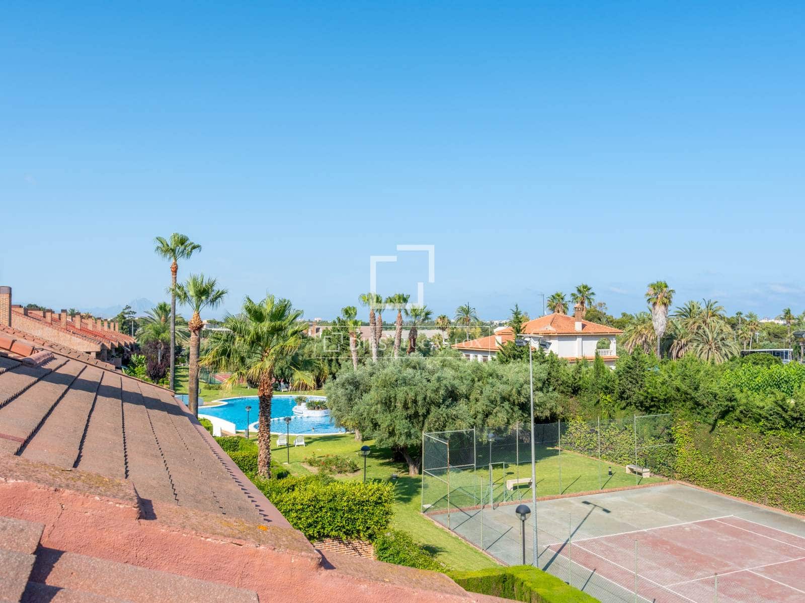 4 slaapkamer Villa te koop in Alicante stad met zwembad garage - € 750.000 (Ref: 9941178)