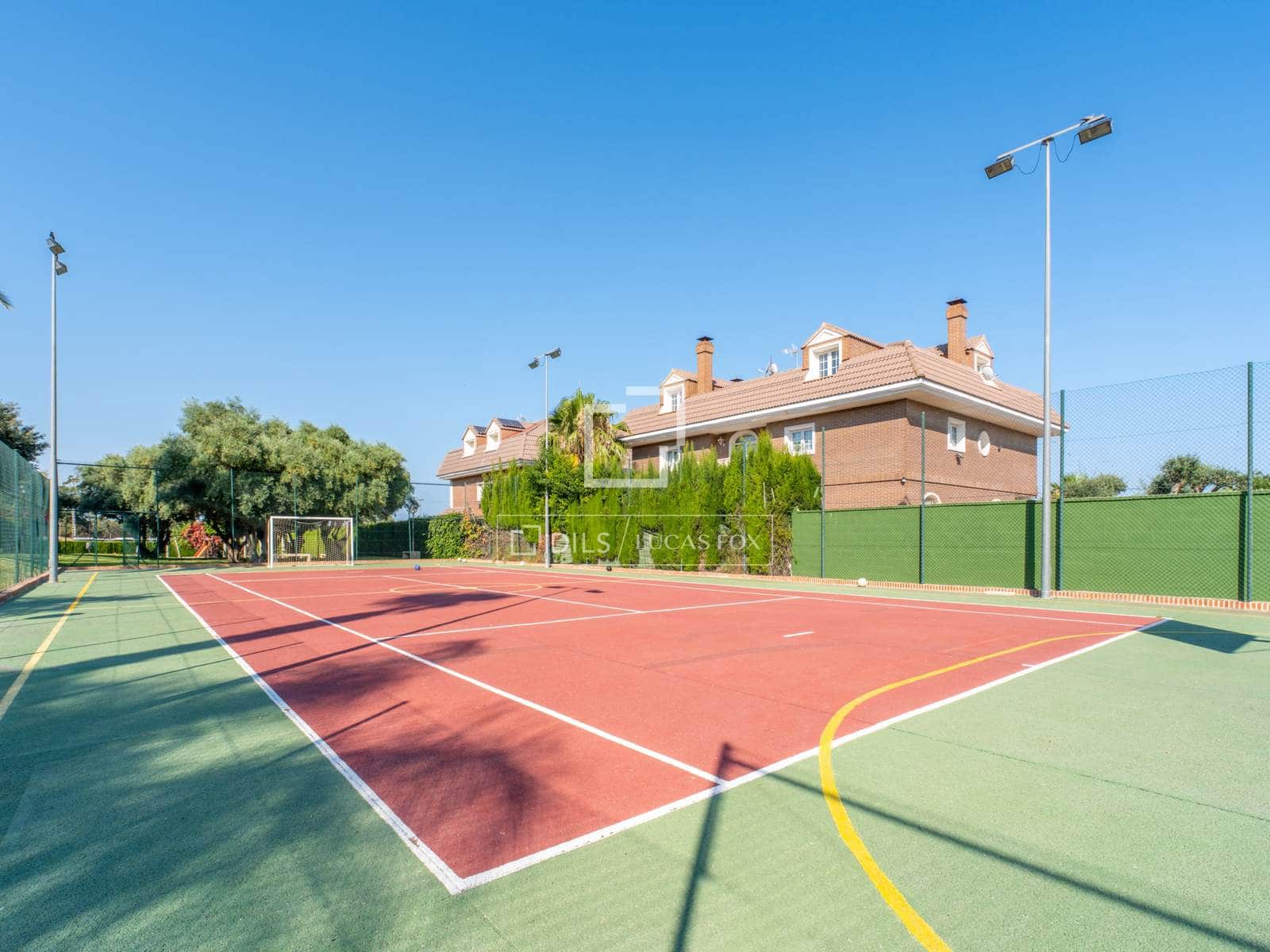 4 slaapkamer Villa te koop in Alicante stad met zwembad garage - € 750.000 (Ref: 9941178)