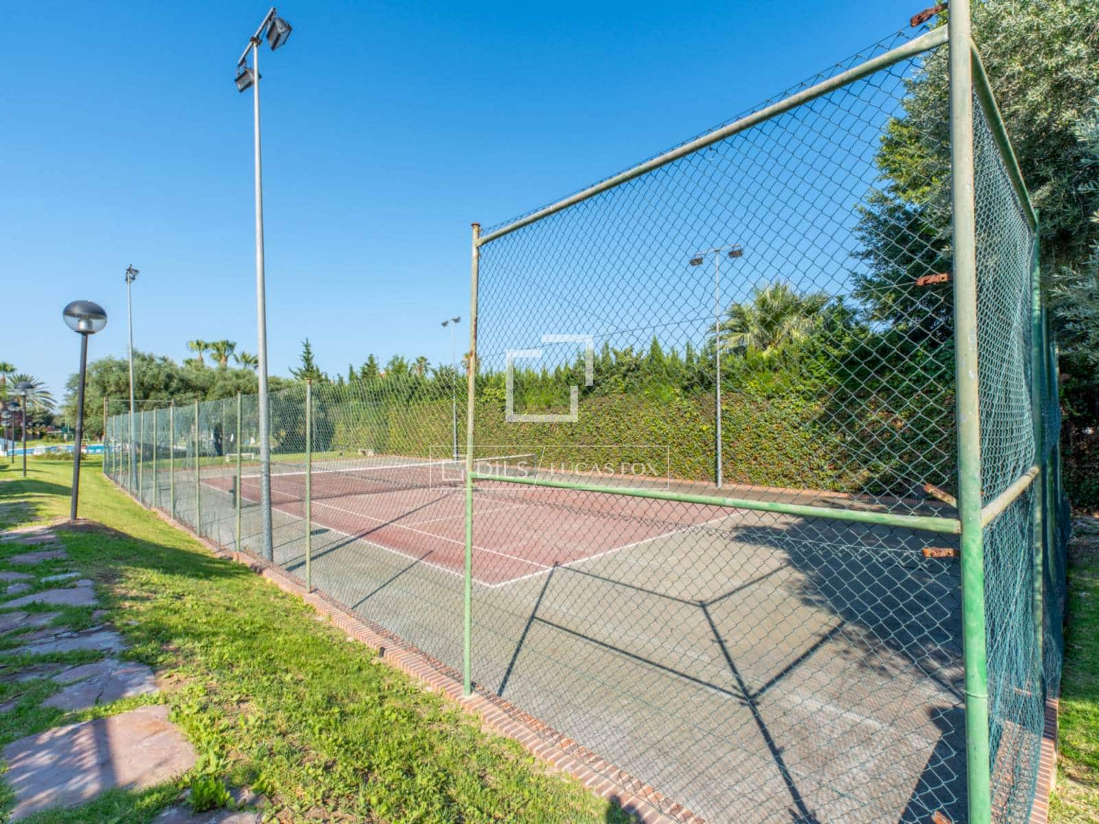 4 slaapkamer Villa te koop in Alicante stad met zwembad garage - € 750.000 (Ref: 9941178)