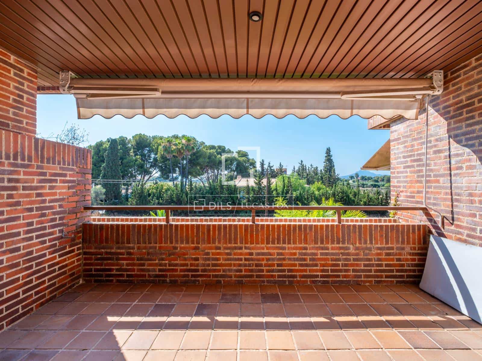 4 slaapkamer Villa te koop in Alicante stad met zwembad garage - € 750.000 (Ref: 9941178)