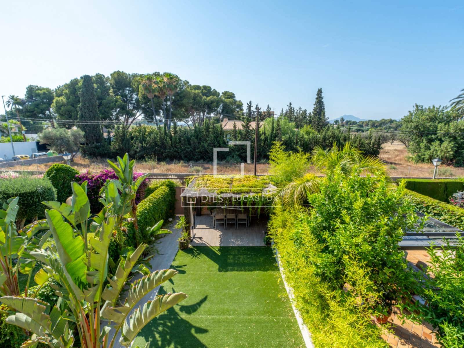 4 slaapkamer Villa te koop in Alicante stad met zwembad garage - € 750.000 (Ref: 9941178)
