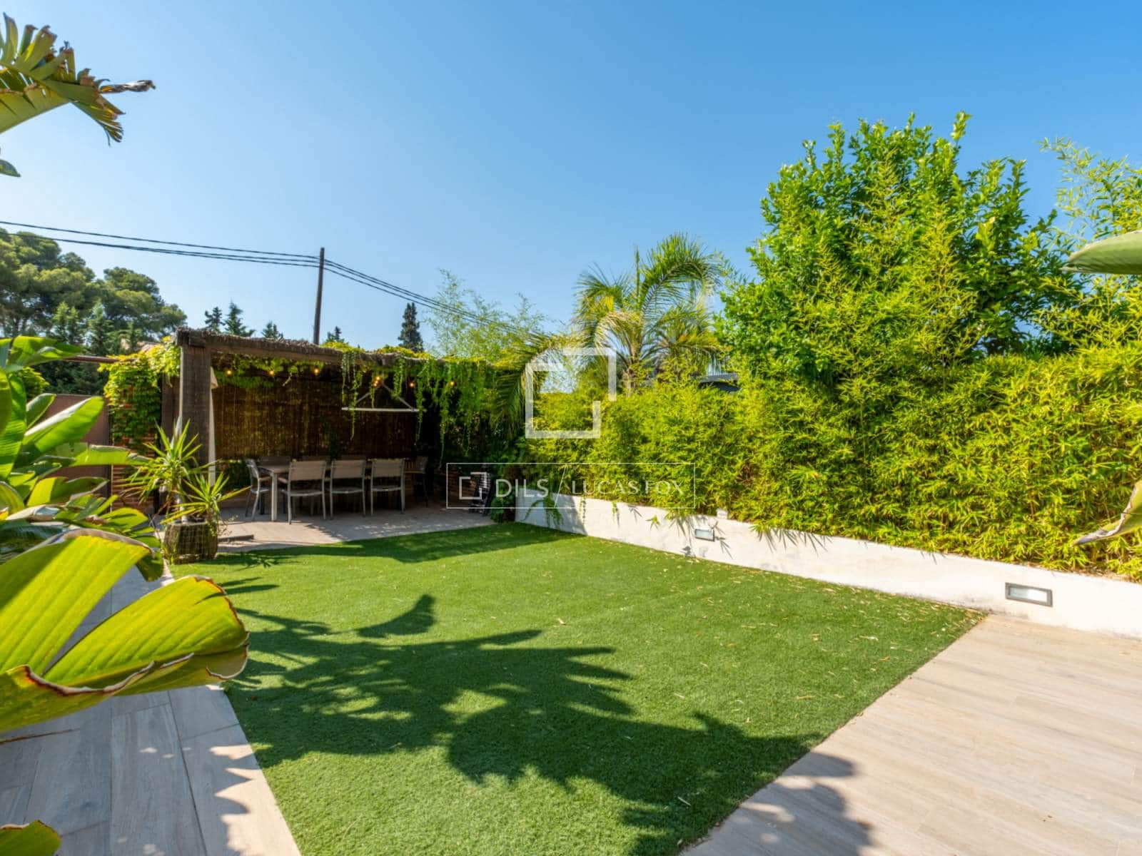 4 slaapkamer Villa te koop in Alicante stad met zwembad garage - € 750.000 (Ref: 9941178)